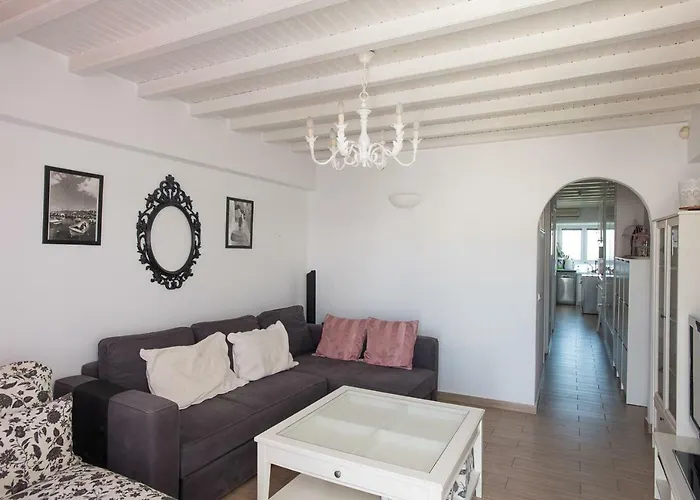 Charming Cycladic-style In Mykonos Old Town Apartment