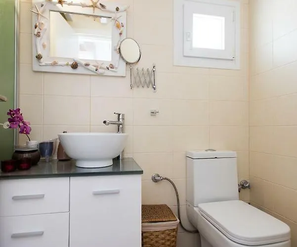 Charming Cycladic-style In Mykonos Old Town *